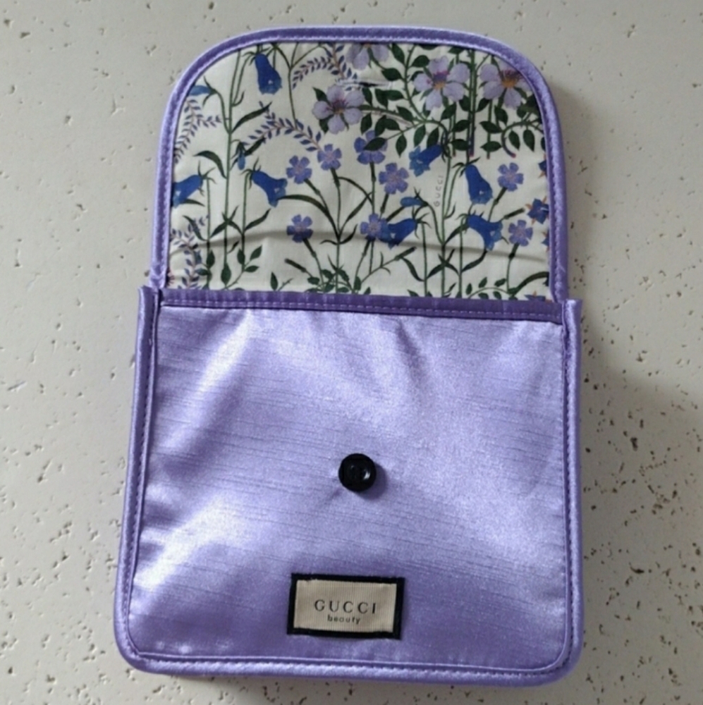 Gucci Beauty Pouch - Picture 2 of 16